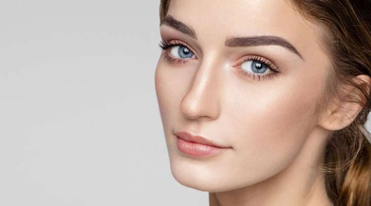Secrets de maquillage pour des yeux agrandis - Parfumonsnous