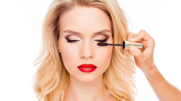 Conseils pour appliquer son mascara - parfumonsnous