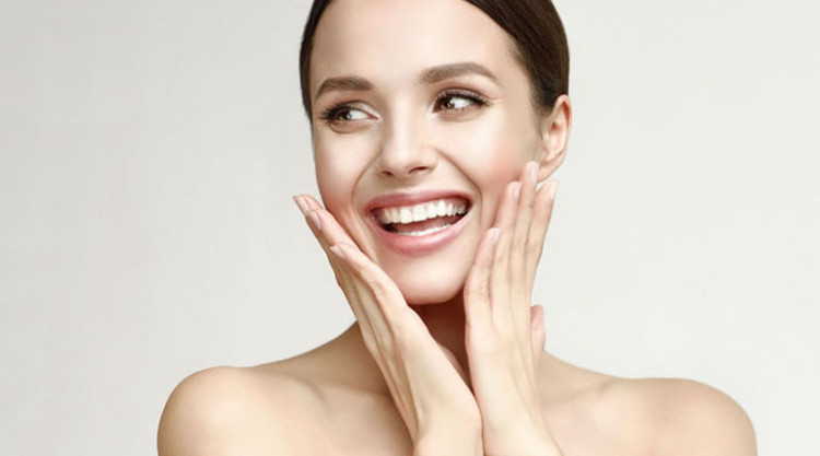 5 astuces beautés pour être belle toute l’année : Lutter contre les cernes, gérer les minis cheveux, astuce pour un teint naturel...