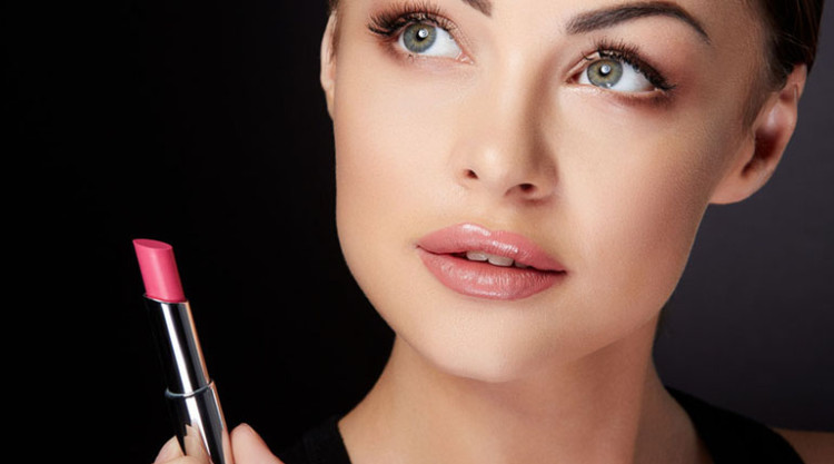 Le rouge à lèvres est l’incontournable beauté que beaucoup de femmes ont déjà adoptée ! Conseils & Astuces pour devenir une pro !